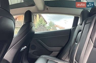 Седан Tesla Model 3 2022 в Львові