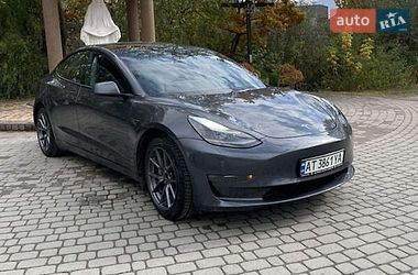 Седан Tesla Model 3 2022 в Львове