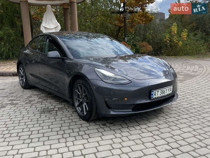 Tesla Model 3 2022