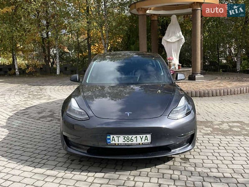 Седан Tesla Model 3 2022 в Львові