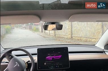 Седан Tesla Model 3 2022 в Львові