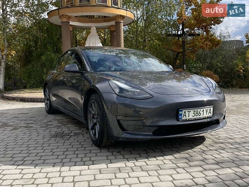 Седан Tesla Model 3 2022 в Львові