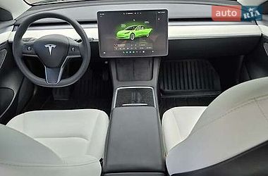Седан Tesla Model 3 2022 в Киеве