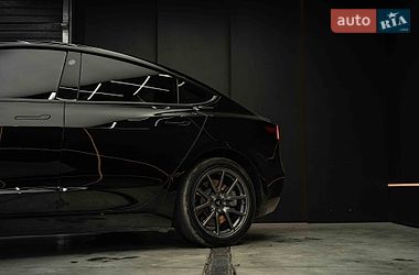 Седан Tesla Model 3 2019 в Чернівцях фото 13 Седан Tesla Model 3 2019 в Чернівцях