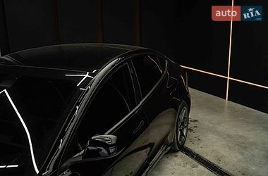 Седан Tesla Model 3 2019 в Черновцах