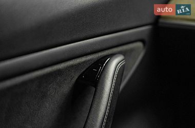 Седан Tesla Model 3 2019 в Черновцах