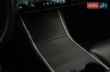Седан Tesla Model 3 2019 в Чернівцях фото 30 Седан Tesla Model 3 2019 в Чернівцях