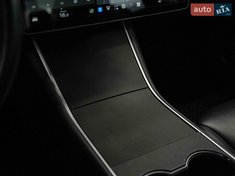 Седан Tesla Model 3 2019 в Чернівцях фото 30 Седан Tesla Model 3 2019 в Чернівцях