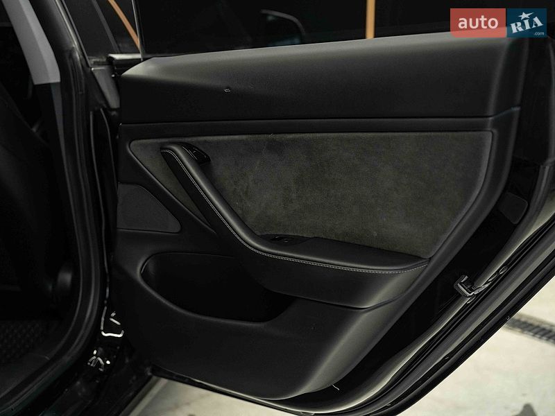 Седан Tesla Model 3 2019 в Чернівцях фото 39 Седан Tesla Model 3 2019 в Чернівцях