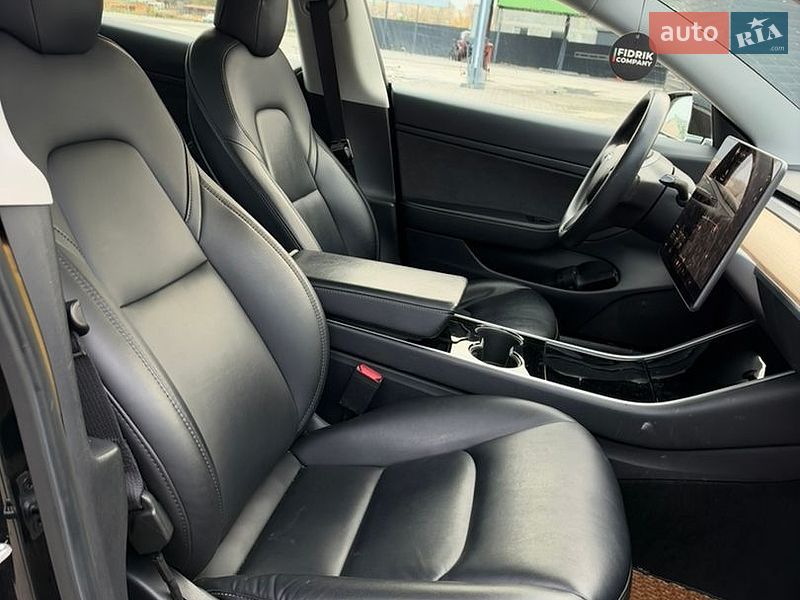 Седан Tesla Model 3 2020 в Каменец-Подольском