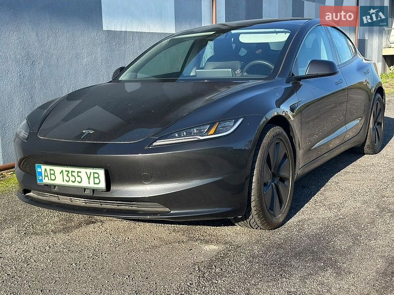 Tesla Model 3 2024