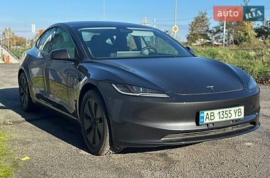 Седан Tesla Model 3 2024 в Виннице
