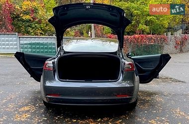 Седан Tesla Model 3 2020 в Киеве
