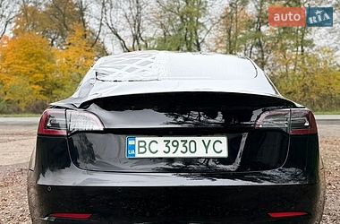 Седан Tesla Model 3 2019 в Рудки
