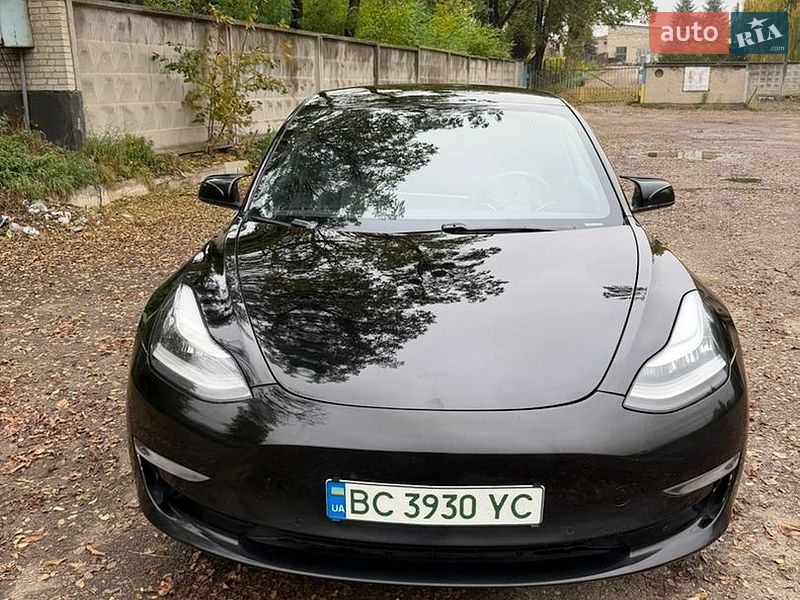Седан Tesla Model 3 2019 в Рудки