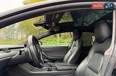 Седан Tesla Model 3 2019 в Рудки