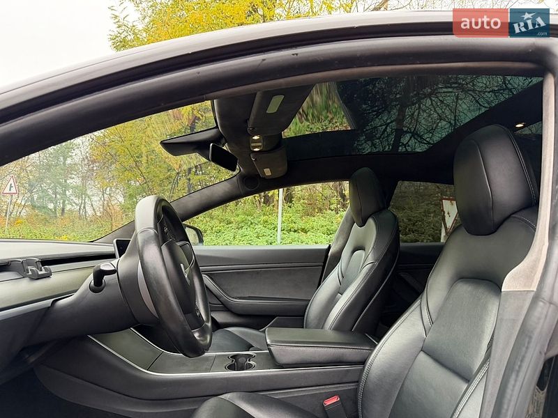 Седан Tesla Model 3 2019 в Рудки