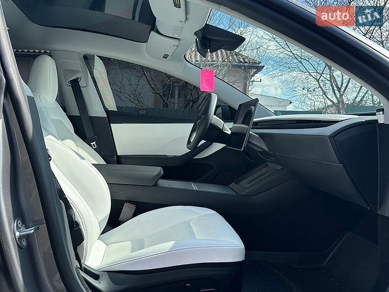 Седан Tesla Model 3 2024 в Звягелі фото 66 Седан Tesla Model 3 2024 в Звягелі