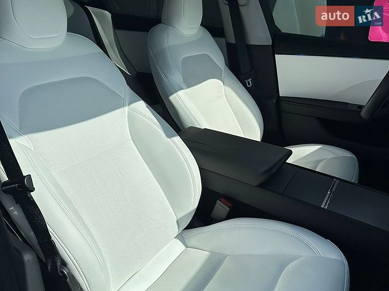 Седан Tesla Model 3 2024 в Звягелі фото 76 Седан Tesla Model 3 2024 в Звягелі