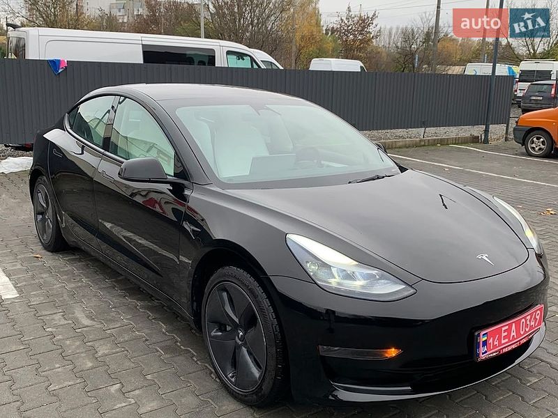 Седан Tesla Model 3 2023 в Хмельницькому