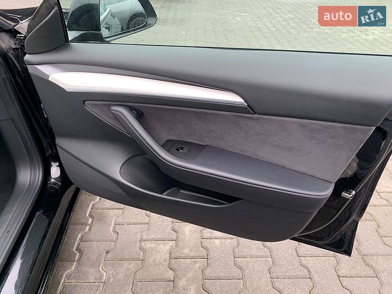 Седан Tesla Model 3 2023 в Хмельницькому