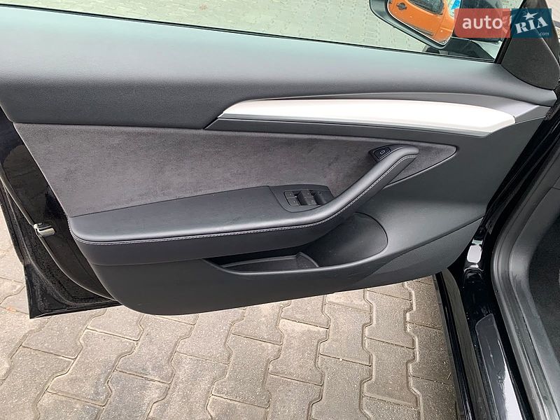 Седан Tesla Model 3 2023 в Хмельницькому