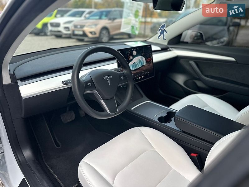 Седан Tesla Model 3 2022 в Білій Церкві