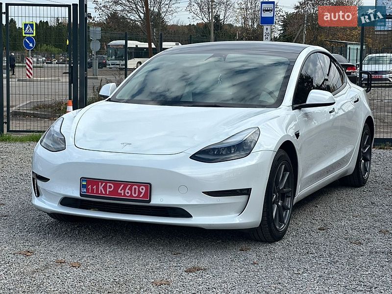 Седан Tesla Model 3 2022 в Білій Церкві