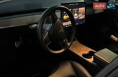 Седан Tesla Model 3 2019 в Виннице