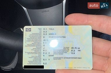 Седан Tesla Model 3 2019 в Виннице