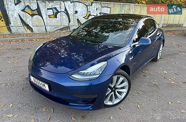 Седан Tesla Model 3 2020 в Львові