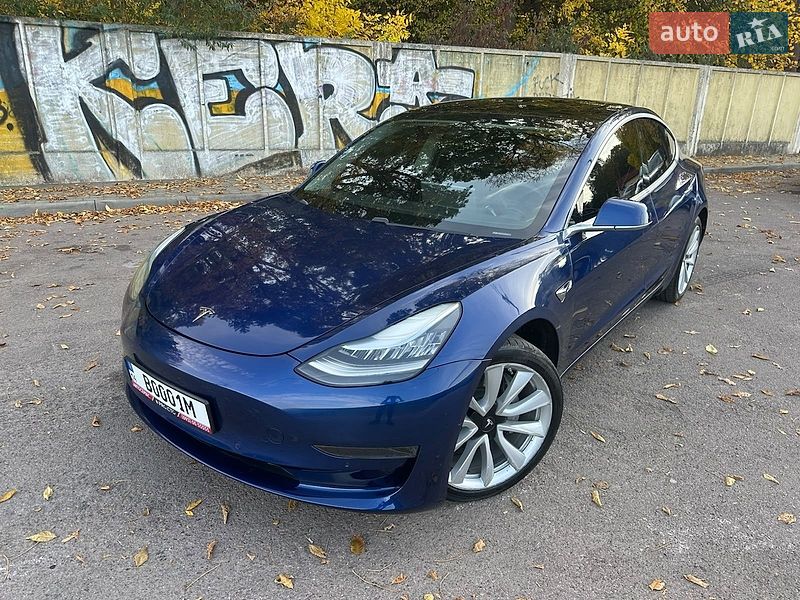 Седан Tesla Model 3 2020 в Львові