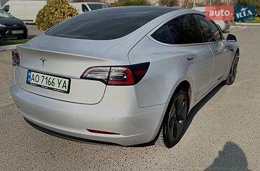 Седан Tesla Model 3 2018 в Ужгороде