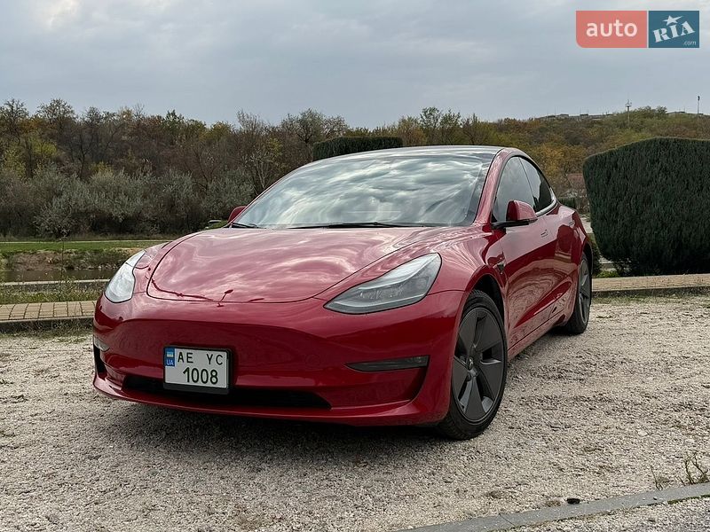 Седан Tesla Model 3 2023 в Днепре фото Седан Tesla Model 3 2023 в Днепре