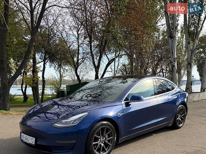 Tesla Model 3 2019