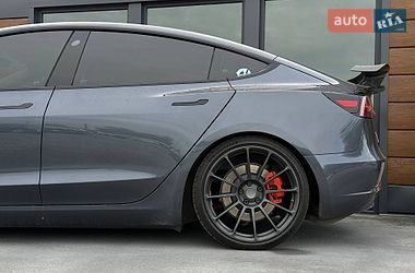 Седан Tesla Model 3 2020 в Рівному