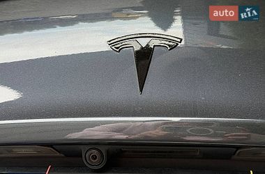 Седан Tesla Model 3 2020 в Рівному