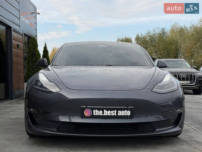 Седан Tesla Model 3 2020 в Рівному