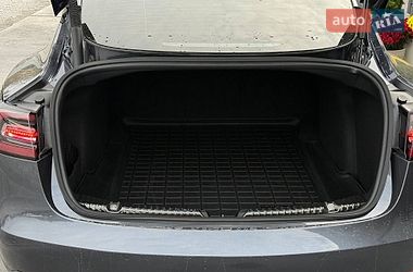 Седан Tesla Model 3 2020 в Рівному