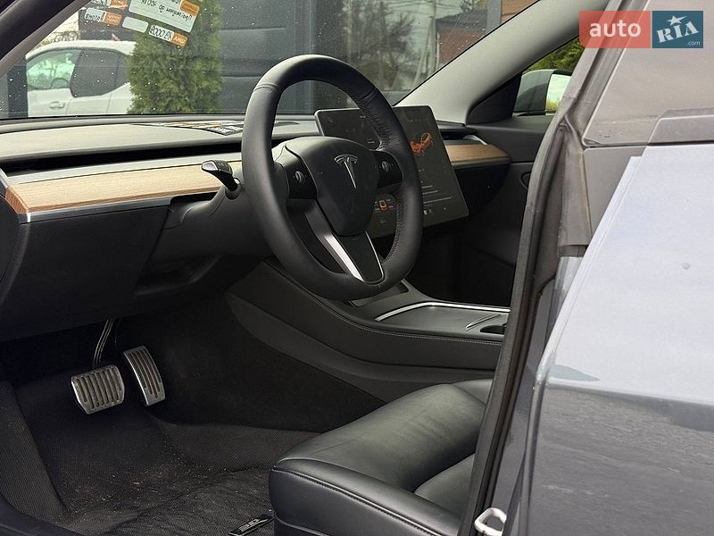 Седан Tesla Model 3 2020 в Рівному