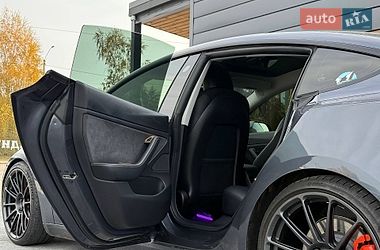 Седан Tesla Model 3 2020 в Рівному