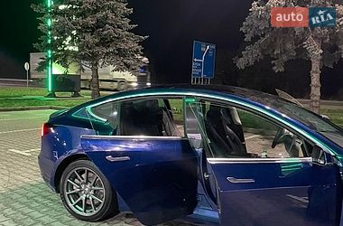 Седан Tesla Model 3 2019 в Львові фото 14 Седан Tesla Model 3 2019 в Львові
