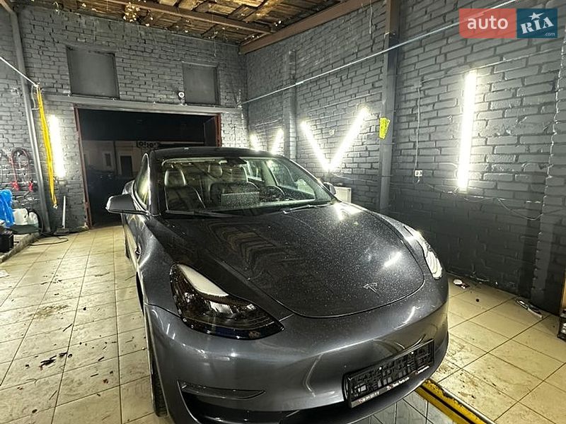 Седан Tesla Model 3 2023 в Львове фото Седан Tesla Model 3 2023 в Львове