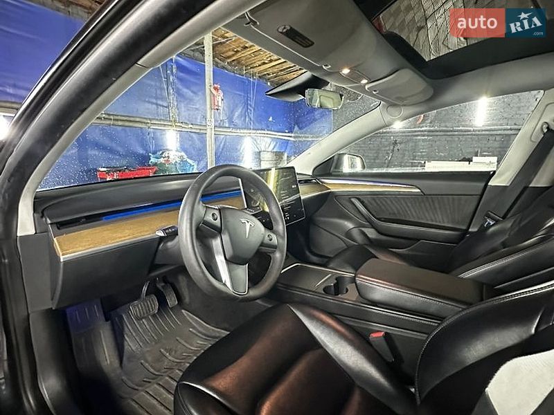 Седан Tesla Model 3 2023 в Львове фото 10 Седан Tesla Model 3 2023 в Львове