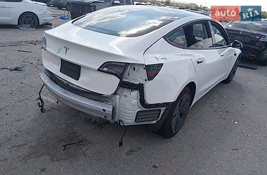Седан Tesla Model 3 2022 в Львове