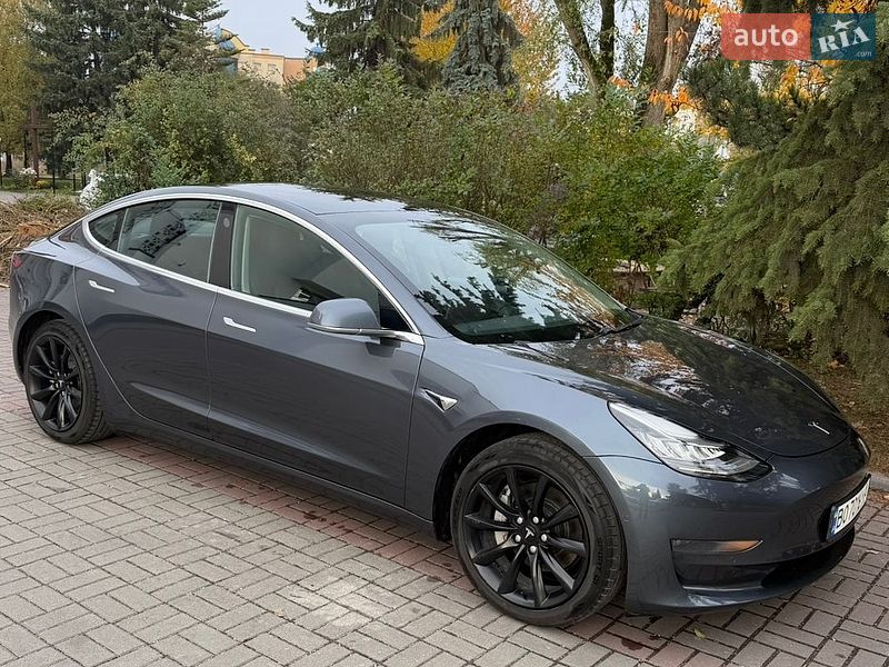 Седан Tesla Model 3 2020 в Тернополе