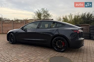 Седан Tesla Model 3 2024 в Кривому Розі