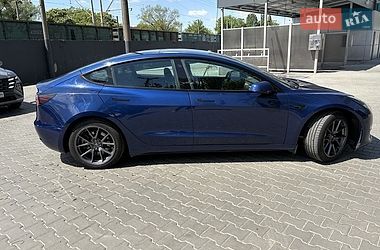 Седан Tesla Model 3 2020 в Киеве