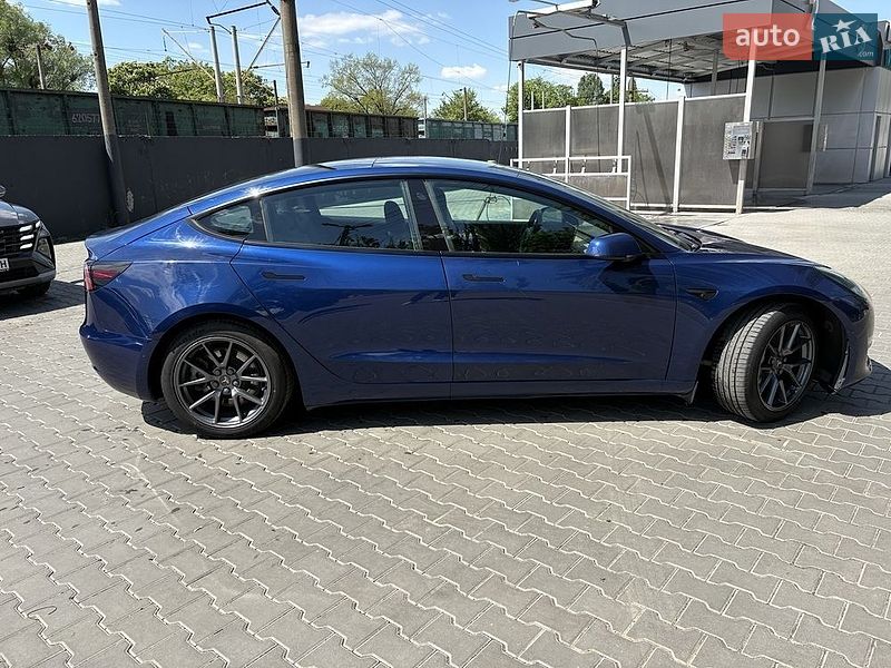 Седан Tesla Model 3 2020 в Киеве
