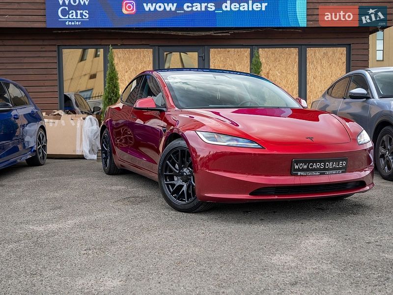 Tesla Model 3 2024